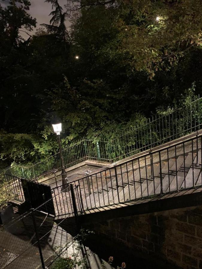 Appartement Au Coeur De Montmartre Париж Екстериор снимка